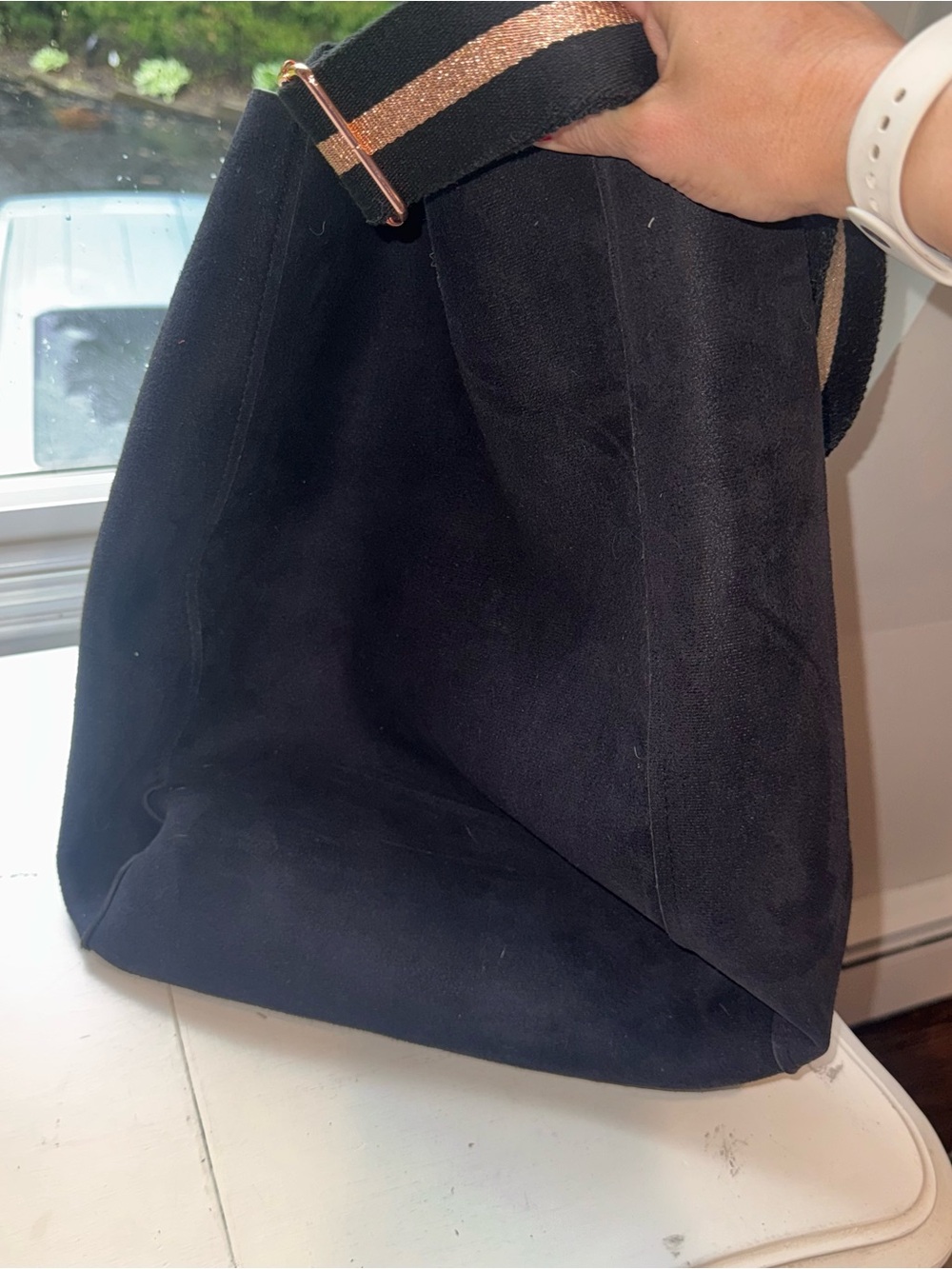 Crabtree & Evelyn Limited Edition Black Vegan Leather Tote w/ Strap | One Size - Picture 8 of 9